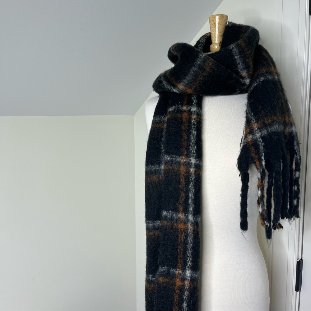A New Day x Target Black Brown Plaid Blanket Scarf Thick Winter Wrap
